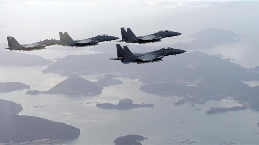 Resultado de imagen para aviones de combate F-15F y KF-16